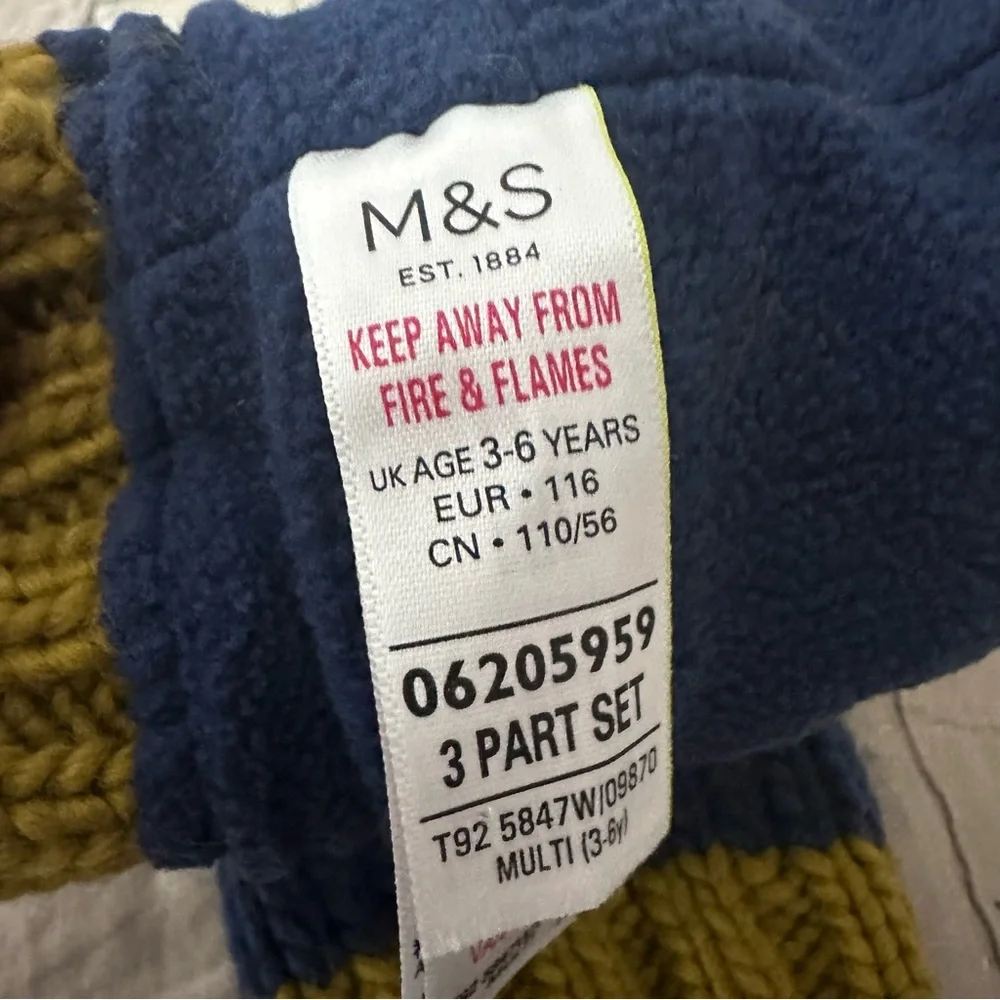 Marks & Spencer paw print knit kids mittens